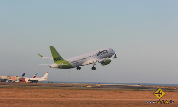 Airbus A220-300